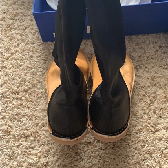 Stuart Weitzman sample boot - Picture 3 of 4